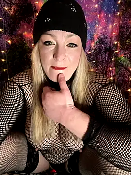 Snapshot of kayNkris chatting on November 2025 08:58:02 AM kayNkris online show from November 2025 08:58:02 AM