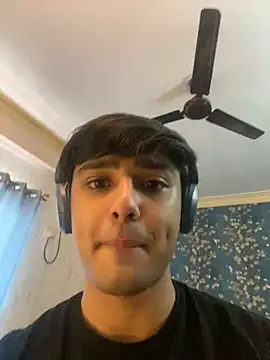 Snapshot of sunny49477 chatting on December 2024 04:43:01 AM sunny49477 online show from December 2024 04:43:01 AM