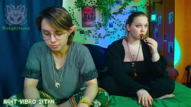 TrickyKitsune online show from May 2026 03:50:02 PM