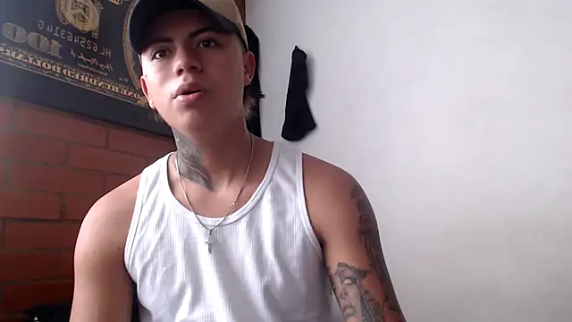 Snapshot of Thiago_x_Sahara chatting on January 2025 12:19:02 PM Thiago x Sahara online show from January 2025 12:19:02 PM