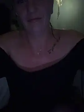 Snapshot of AlessasRoom chatting on May 2026 06:32:03 AM AlessasRoom online show from May 2026 06:32:03 AM