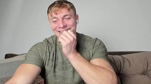 Snapshot of o_r_b_i_t chatting on December 2024 01:49:01 PM o r b i t online show from December 2024 01:49:01 PM