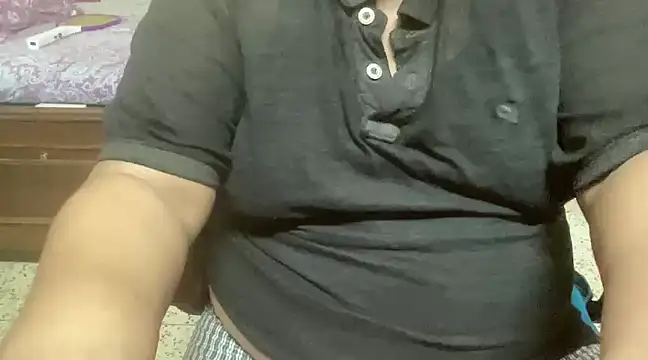 Snapshot of FatIndianBoy chatting on December 2024 02:16:02 PM FatIndianBoy online show from December 2024 02:16:02 PM