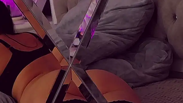 KimKhallifa online show from March 2025 04:11:02 PM