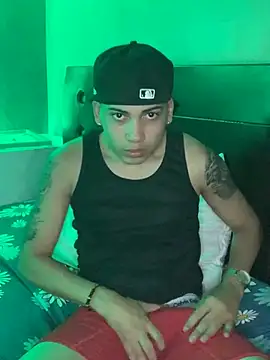 Snapshot of Br4ndxpimm chatting on January 2025 09:30:01 PM Br4ndxpimm online show from January 2025 09:30:01 PM