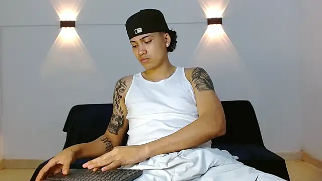 Snapshot of Br4ndxpimm chatting on December 2025 02:02:02 PM Br4ndxpimm online show from December 2025 02:02:02 PM