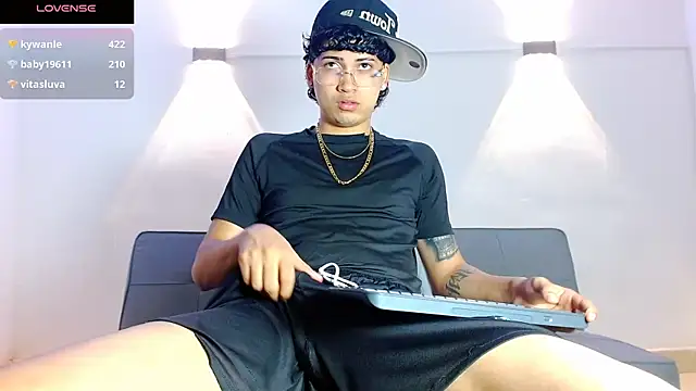 Snapshot of Br4ndxpimm chatting on January 2026 04:11:01 PM Br4ndxpimm online show from January 2026 04:11:01 PM