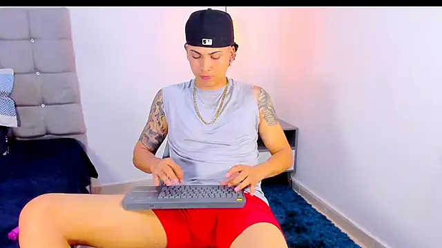 Snapshot of Br4ndxpimm chatting on February 2026 04:30:01 AM Br4ndxpimm online show from February 2026 04:30:01 AM