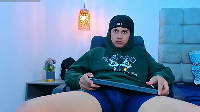 Snapshot of Br4ndxpimm chatting on February 2026 01:53:02 PM Br4ndxpimm online show from February 2026 01:53:02 PM