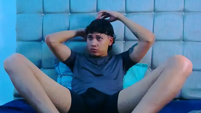 Snapshot of Br4ndxpimm chatting on February 2026 02:10:01 AM Br4ndxpimm online show from February 2026 02:10:01 AM