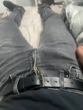 MrLatinKing online show from January 2025 11:40:02 PM