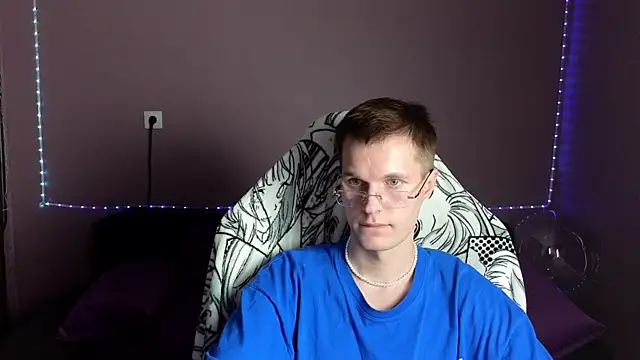 Leonnextdoor online show from December 2024 10:45:02 AM