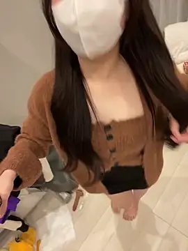 Snapshot of mina_0207 chatting on January 2026 08:56:01 PM mina 0207 online show from January 2026 08:56:01 PM