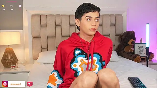 Maxi little online show from January 2026 09:29:01 PM