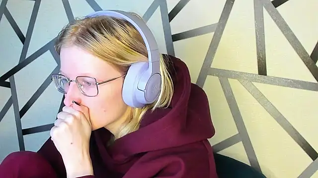 Snapshot of ElizabethHarpper chatting on November 2025 01:06:01 AM ElizabethHarpper online show from November 2025 01:06:01 AM