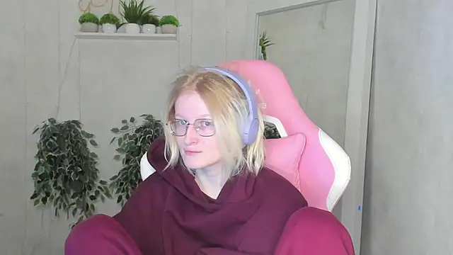 Snapshot of ElizabethHarpper chatting on November 2025 01:08:02 AM ElizabethHarpper online show from November 2025 01:08:02 AM