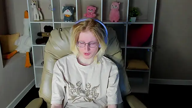 Snapshot of ElizabethHarpper chatting on December 2025 01:00:01 AM ElizabethHarpper online show from December 2025 01:00:01 AM