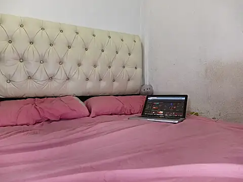 Rocket1978 online show from November 2025 03:36:01 PM