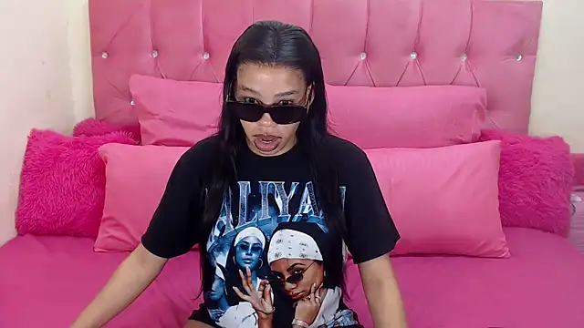 naughtiest baddy online show from September 2025 07:50:02 PM