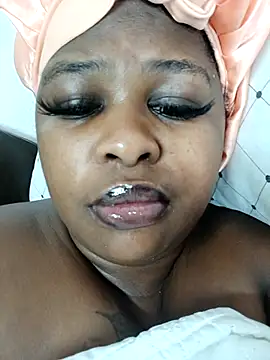 Snapshot of SexyLadyBoosxx chatting on October 2025 03:24:02 AM SexyLadyBoosxx online show from October 2025 03:24:02 AM