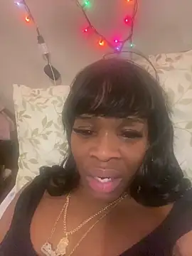 Snapshot of Cherrywood5 chatting on December 2024 02:17:01 AM Cherrywood5 online show from December 2024 02:17:01 AM