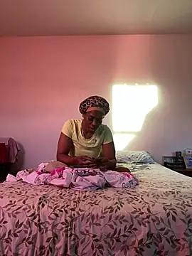 Snapshot of Cherrywood5 chatting on January 2025 08:52:02 PM Cherrywood5 online show from January 2025 08:52:02 PM