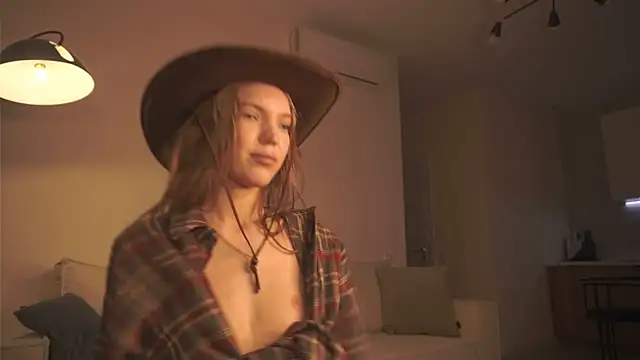 Snapshot of alittlestarrr chatting on January 2025 02:10:01 AM alittlestarrr online show from January 2025 02:10:01 AM