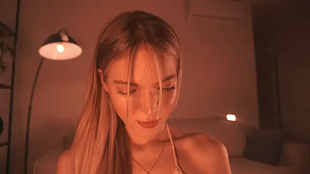 Snapshot of alittlestarrr chatting on January 2025 04:48:01 PM alittlestarrr online show from January 2025 04:48:01 PM