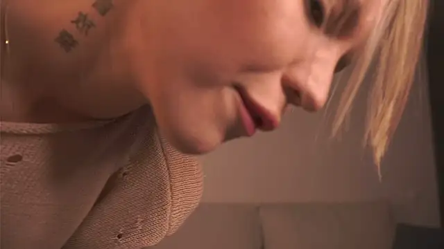 Snapshot of alittlestarrr chatting on January 2025 04:23:02 AM alittlestarrr online show from January 2025 04:23:02 AM