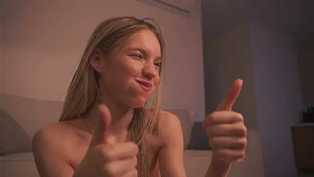 Snapshot of alittlestarrr chatting on January 2025 07:28:01 AM alittlestarrr online show from January 2025 07:28:01 AM