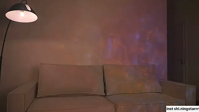 Snapshot of alittlestarrr chatting on February 2025 09:52:01 PM alittlestarrr online show from February 2025 09:52:01 PM