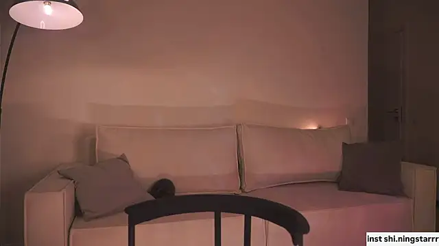 Snapshot of alittlestarrr chatting on February 2025 12:48:01 AM alittlestarrr online show from February 2025 12:48:01 AM