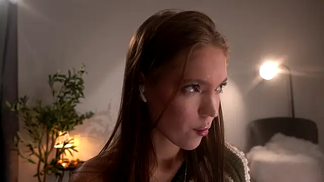 Snapshot of alittlestarrr chatting on October 2025 08:36:02 PM alittlestarrr online show from October 2025 08:36:02 PM