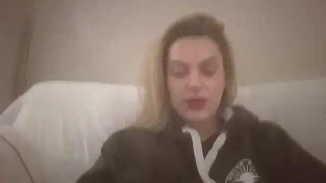 Snapshot of Gigi-Honey chatting on December 2025 10:40:02 PM Gigi-Honey online show from December 2025 10:40:02 PM