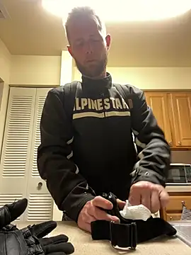 Snapshot of bjay1210 chatting on February 2025 02:31:01 AM bjay1210 online show from February 2025 02:31:01 AM