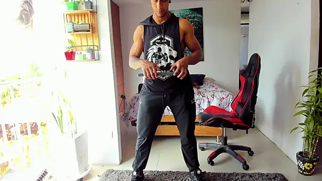 Adam Valenciia online show from October 2025 07:40:01 PM