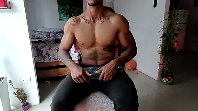 Adam Valenciia online show from March 2026 08:24:02 PM