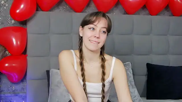 Snapshot of TheEmma chatting on February 2025 07:06:01 PM TheEmma online show from February 2025 07:06:01 PM