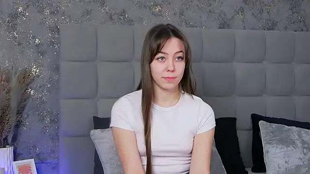 Snapshot of TheEmma chatting on February 2025 09:42:02 AM TheEmma online show from February 2025 09:42:02 AM