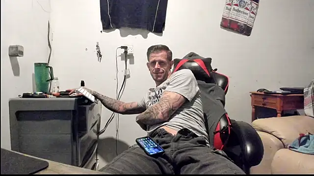 Snapshot of JamesMichael88 chatting on March 2025 12:42:02 AM JamesMichael88 online show from March 2025 12:42:02 AM