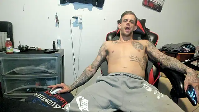 Snapshot of JamesMichael88 chatting on March 2025 10:20:02 PM JamesMichael88 online show from March 2025 10:20:02 PM