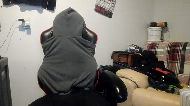 Snapshot of JamesMichael88 chatting on March 2025 03:37:01 PM JamesMichael88 online show from March 2025 03:37:01 PM