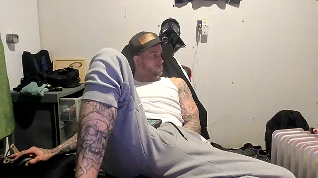 Snapshot of JamesMichael88 chatting on March 2025 04:07:01 AM JamesMichael88 online show from March 2025 04:07:01 AM