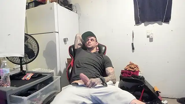 Snapshot of JamesMichael88 chatting on March 2025 02:35:02 AM JamesMichael88 online show from March 2025 02:35:02 AM