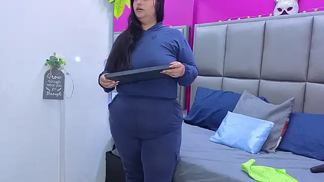 KRYSSTARITTER4 online show from February 2026 10:44:01 PM