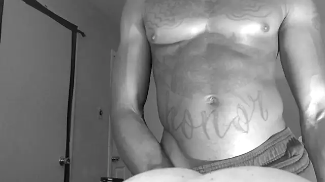 Snapshot of dominatingblacklove chatting on October 2025 02:22:02 AM dominatingblacklove online show from October 2025 02:22:02 AM