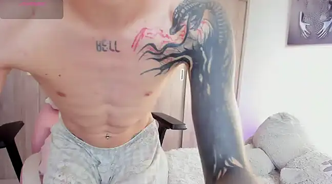 Snapshot of Henophiid chatting on February 2025 12:55:01 PM Henophiid online show from February 2025 12:55:01 PM