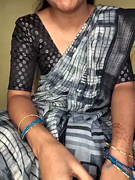 lovelygirl4567 online show from October 2025 01:44:02 PM