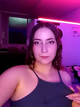 Snapshot of CuteSky__ chatting on January 2025 01:42:02 AM CuteSky online show from January 2025 01:42:02 AM