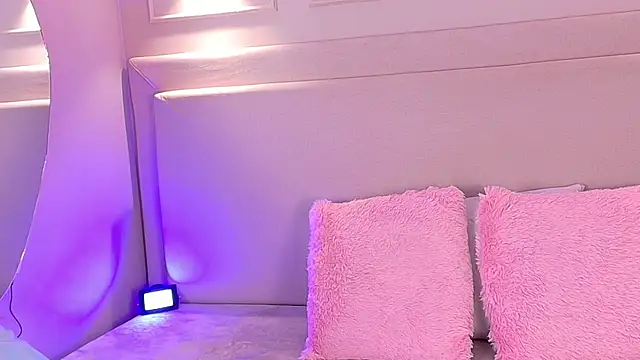 Snapshot of NickyBelmonth chatting on September 2025 12:05:02 PM NickyBelmonth online show from September 2025 12:05:02 PM